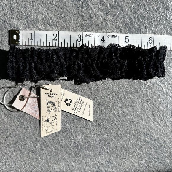 NWT Revolve x HAH One & Done Lace Garter Headband Scrunchie in Noir (Black) - Picture 12 of 14